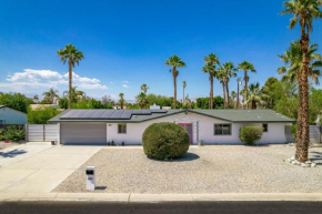 3 Bedroom 2 Bath Mid Century Modern home with pool